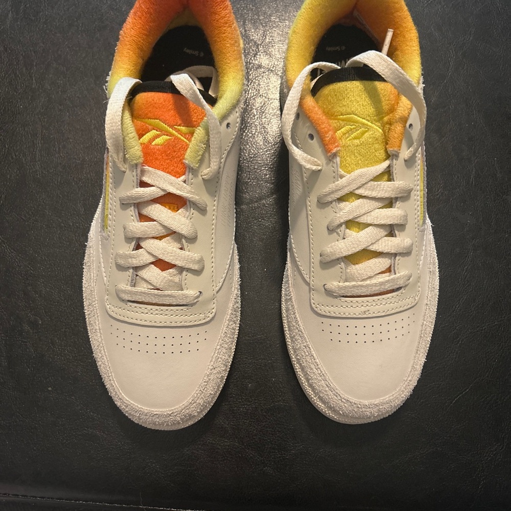 Reebok Smiley Club C 85’s - Picture 4 of 9